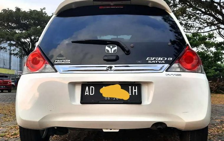Jual cepat Honda Brio E 2016 di Jawa Tengah