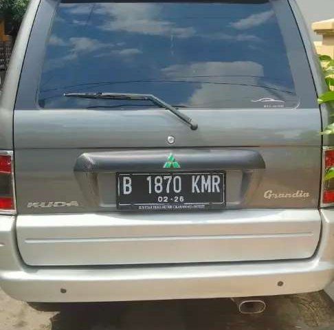 Jual Mitsubishi Kuda Grandia 2002 harga murah di Jawa Barat