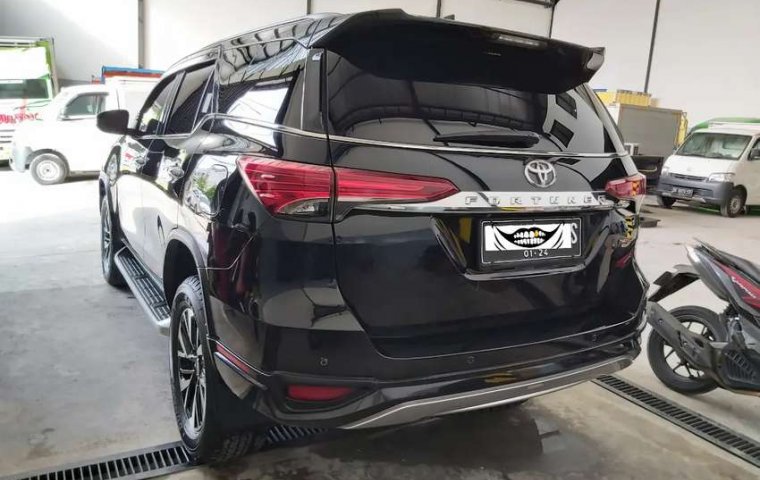 Jawa Timur, Toyota Fortuner VRZ 2019 kondisi terawat