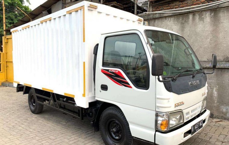 RENTAL sewa tahunan bulanan cde long engkel box coltdiesel dutro elf