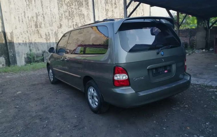 Dijual mobil bekas Kia Carnival , Jawa Timur 