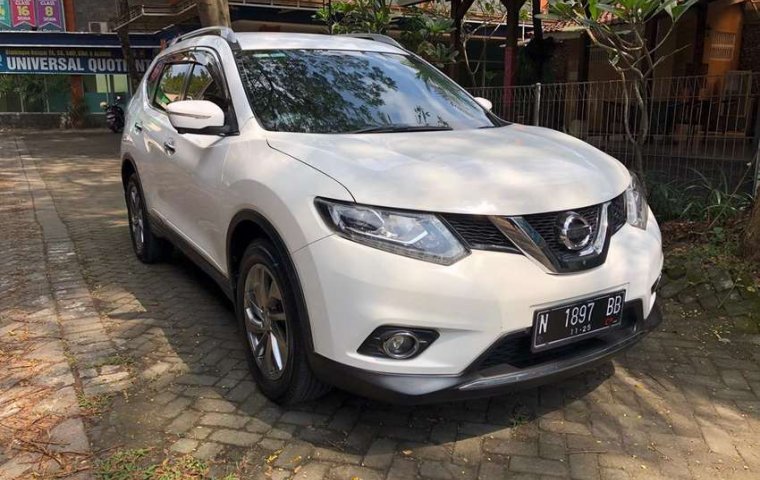 Mobil Nissan X-Trail 2015 terbaik di Jawa Timur