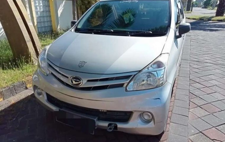 Jawa Timur, jual mobil Daihatsu Xenia M 2015 dengan harga terjangkau