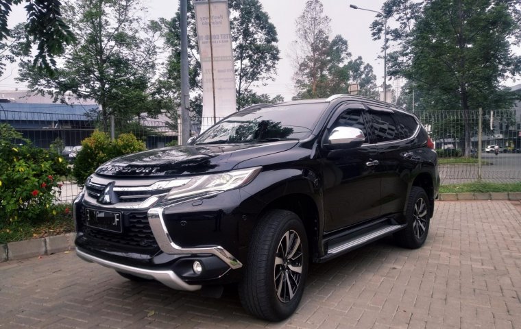 PAJERO SPORT DAKAR ULTIMATE HITAM MATIC 2017 KM 30 RIBUAN