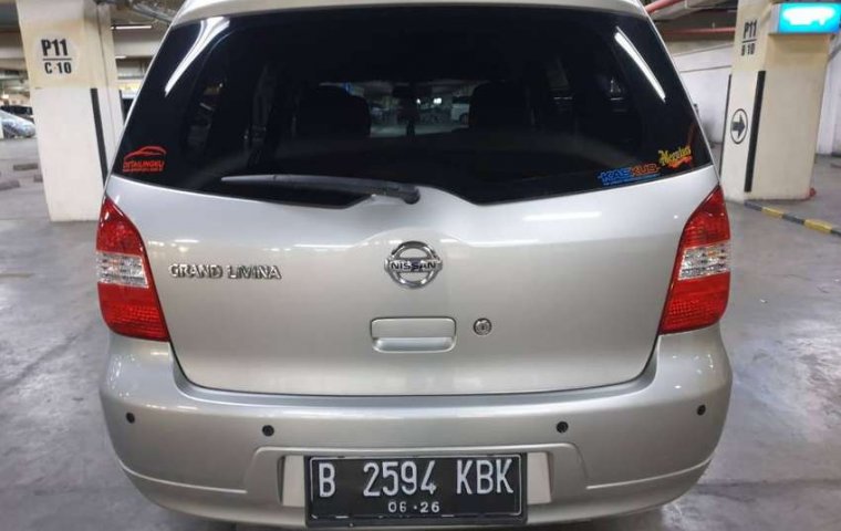 Mobil Nissan Grand Livina 2012 XV terbaik di Jawa Barat