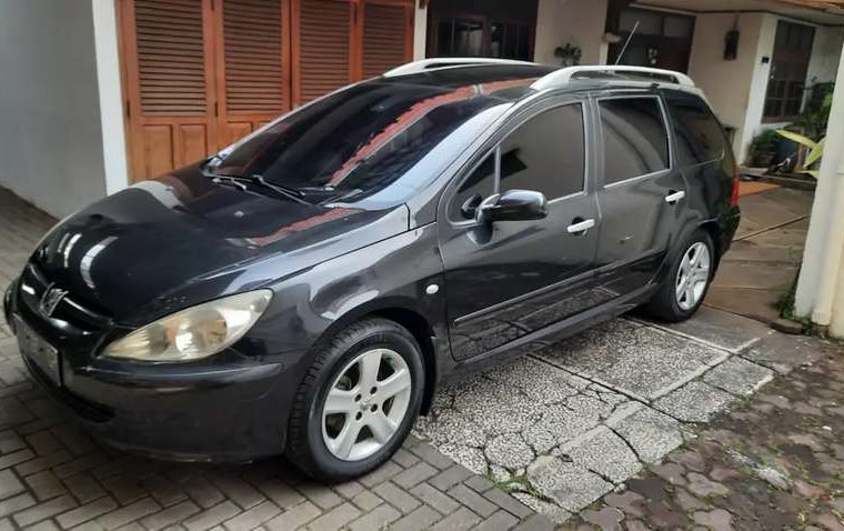 Jawa Barat, Peugeot 307 SW 2003 kondisi terawat