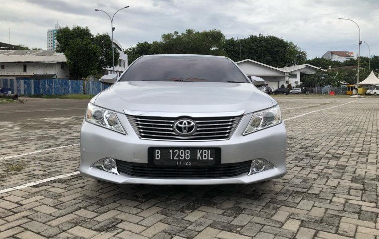 TOYOTA CAMRY V AT SILVER 2013