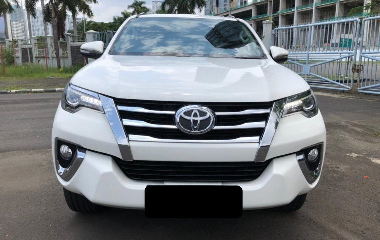 Toyota Fortuner 2.4 VRZ AT 2018 Putih