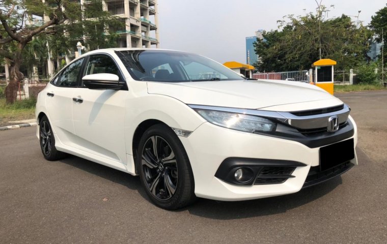 Honda Civic ES SEDAN AT 2018 Putih