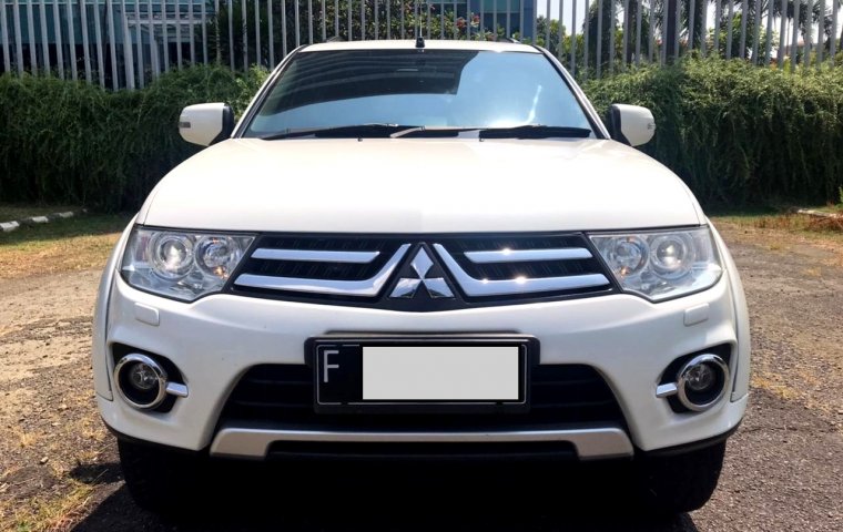 Mitsubishi Pajero Sport V6 3.0 BENSIN 2014 Putih