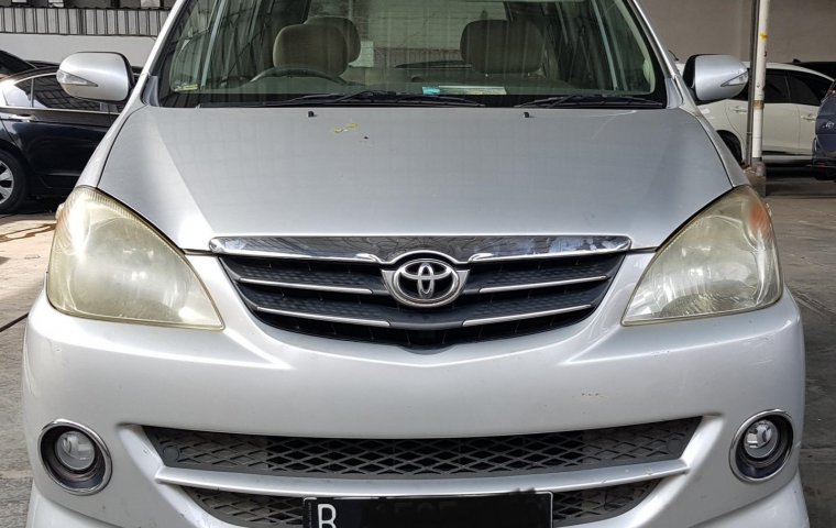 Toyota Avanza S A/T ( Matic ) 2011 Silver Tangan 1 dr Baru Good Condition