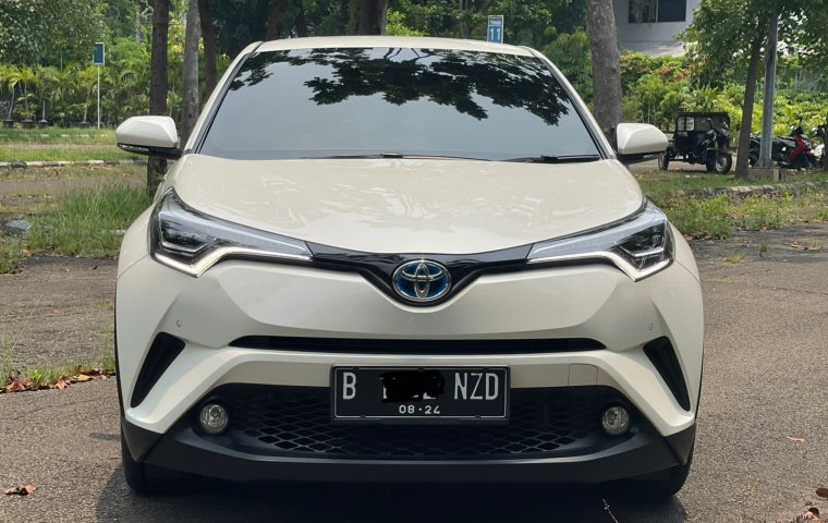 Toyota C-HR HYBIRD 2019 Putih