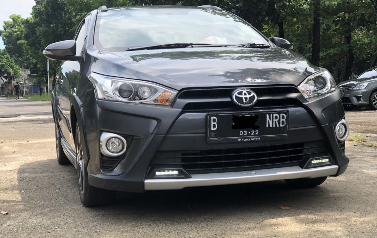 Toyota Yaris Heykers 2017 Abu-abu