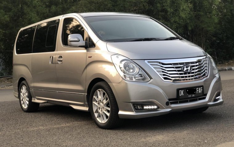 Hyundai H-1 XG 2016 Silver