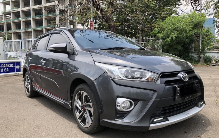 Toyota Yaris TRD Sportivo Heykers 2017 Abu-abu