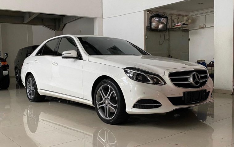 Mercedes Benz E250 AVG ( KM 11.000 ) ANTIK