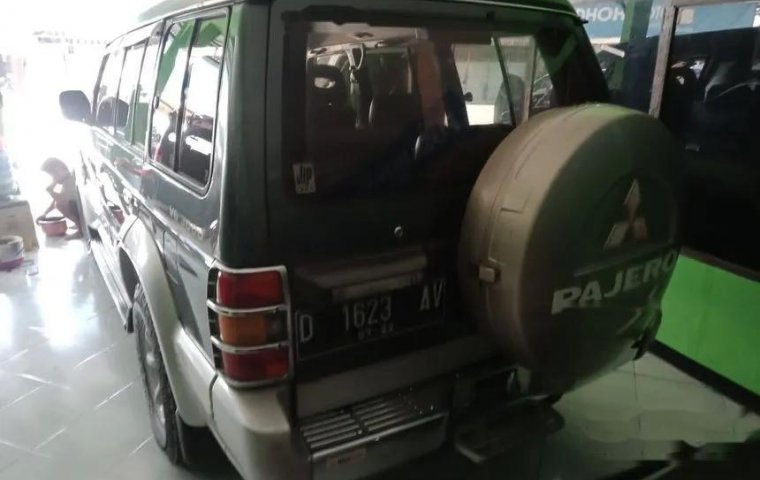 Jual Mitsubishi Pajero V6 3.0 Manual 1998 harga murah di Jawa Barat