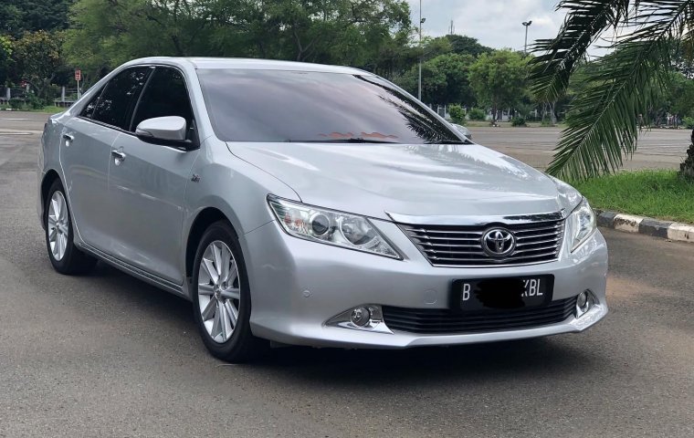 Toyota Camry V 2013 Silver