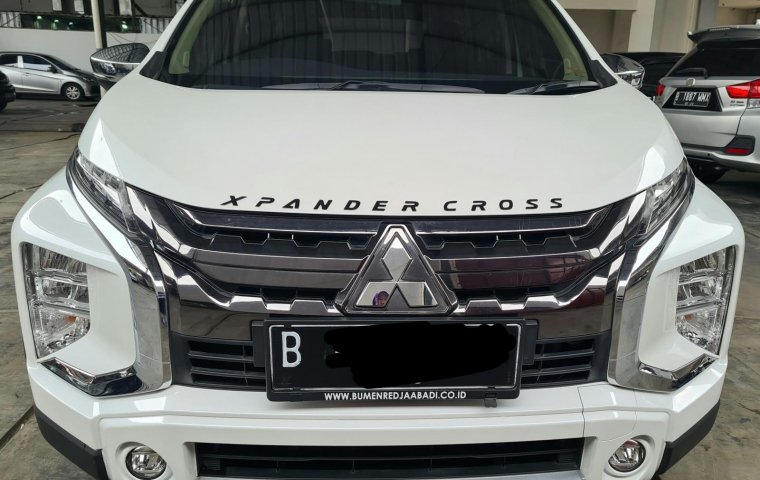 Mitsubishi Xpander Cross Premium AT ( Matic ) 2021 Putih  Km  7rban Siap Pakai