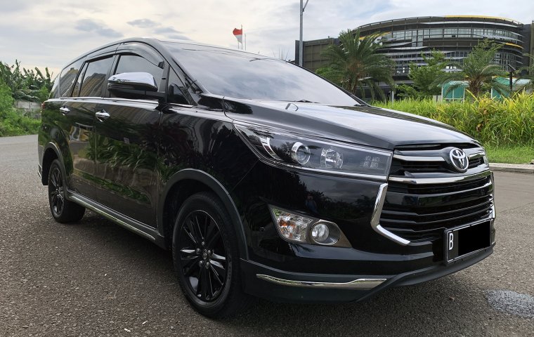 Toyota Innova Venturer Q A/T Diesel 2019 DP Minim