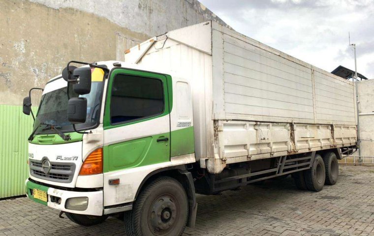 Hino Tronton 6x2 FL235JW Wingbox 2012 FL235TI wing box FL 235 JW lohan