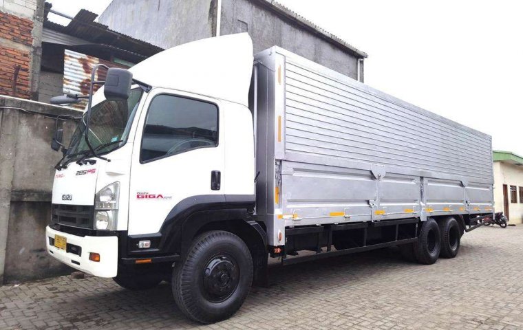 MULUS+BanBARU,MURAH Isuzu Giga Tronton 6x2 FVM 34 T HP Wingbox 2014