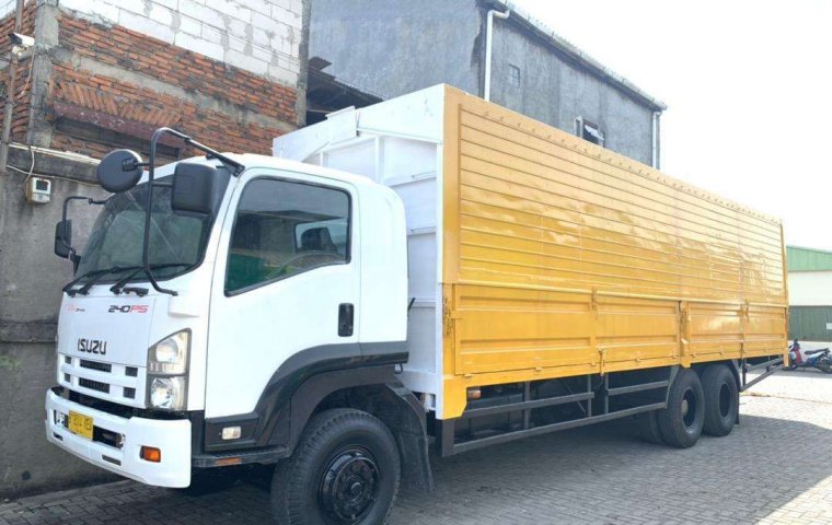 MULUS+BanBARU Isuzu Giga Tronton 6x2 FVM34W Wingbox 2016 Wing Box Bok