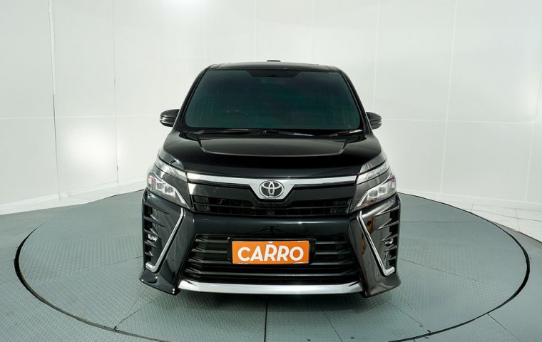 Toyota Voxy 2.0 AT 2017 Hitam