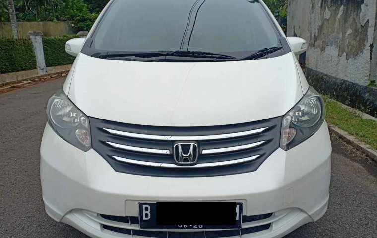 DKI Jakarta, Honda Freed 2011 kondisi terawat
