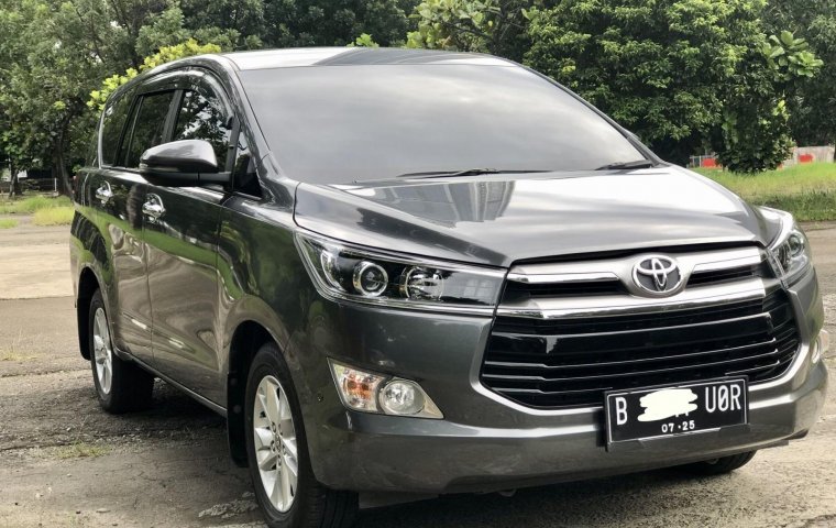 Toyota Kijang Innova 2.5 Diesel NA 2020 Abu-abu