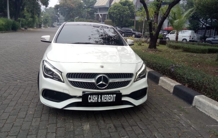 Mercedes-Benz CLA 200 AMG Line 2018 Putih