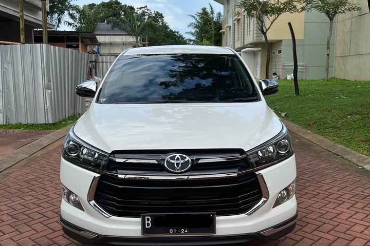 Mobil Toyota Venturer 2018 2.0 Q A/T terbaik di Banten