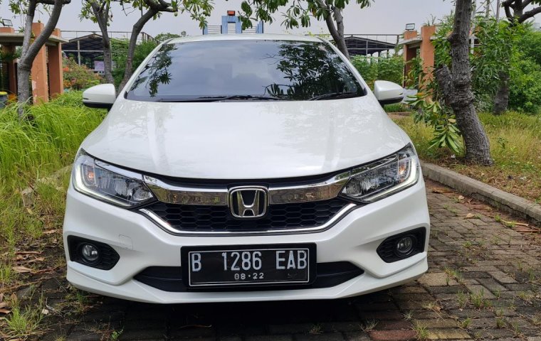 Honda City 1.5 E AT 2017 / 2018 / 2016 White On Black Mulus Low KM TDP 35Jt