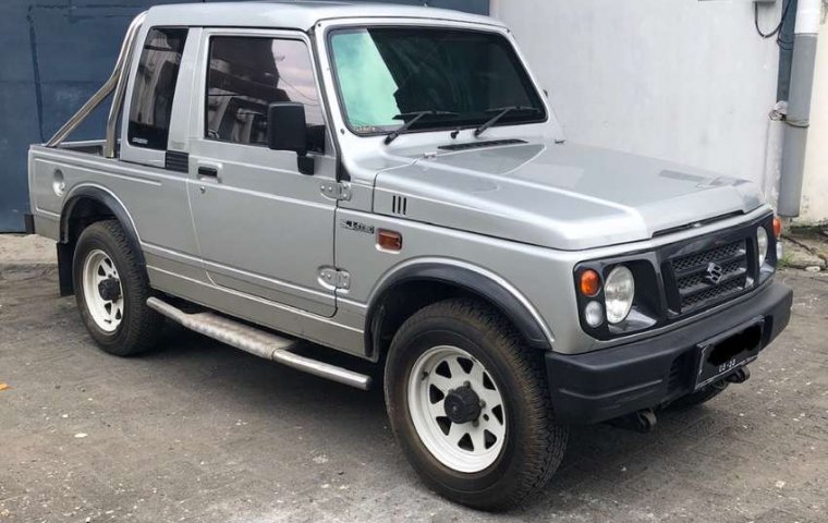 Mobil Suzuki Jimny 2006 terbaik di Jawa Timur