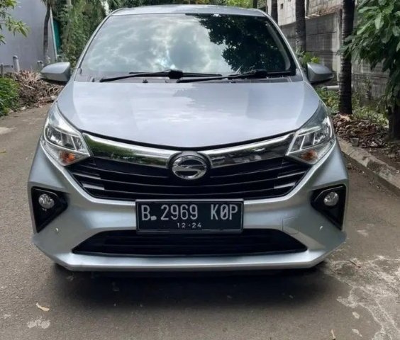 Daihatsu Sigra 1.2 R DLX AT