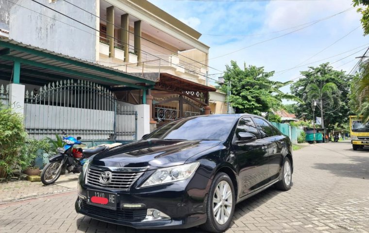 Toyota Camry 2.5 V Hitam km low atas nama pribadi