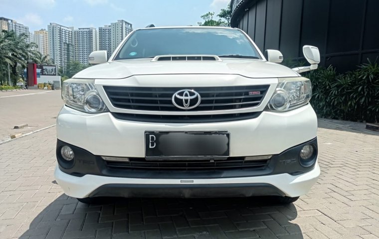 Toyota Fortuner VNT TRD 2014 Putih