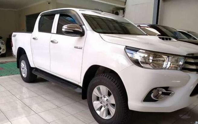 Promo Booking Fee Toyota Hilux murah tahun 2017