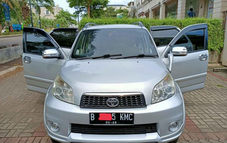 Mobil Toyota Rush 2011 terbaik di Banten