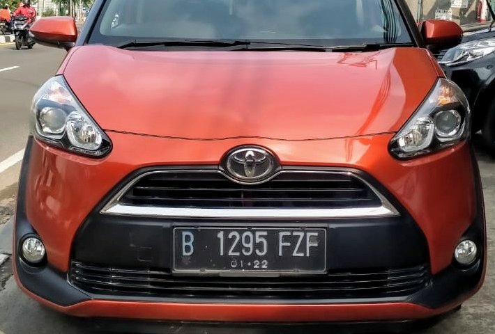 Toyota Sienta V 2016