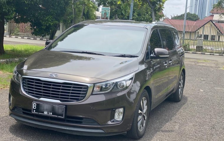 Kia Grand Sedona Ultimate matic 2017 Coklat KM 69rb ASLI TDP TERJANGKAU BGT DP Rp.47JTAN BUKTIIN