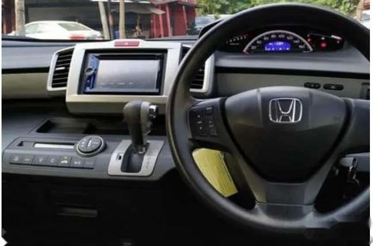 Banten, Honda Freed E 2014 kondisi terawat
