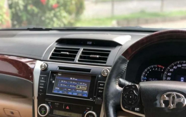 Mobil Toyota Camry 2012 V terbaik di Banten