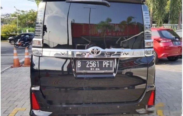 Jual cepat Toyota Voxy 2018 di Jawa Barat