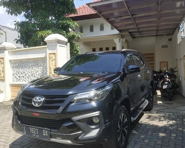 Jawa Timur, Toyota Fortuner TRD 2017 kondisi terawat