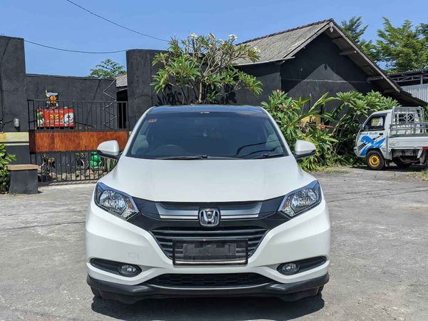 Mobil Honda HR-V 2017 E terbaik di Bali