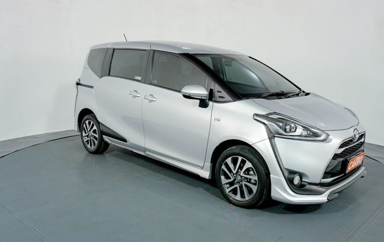 JUAL Toyota Sienta Q CVT 2017 Silver