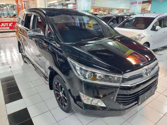 Toyota Kijang Innova (2017) 2.4 V SOLAR MATIC KM 70.000