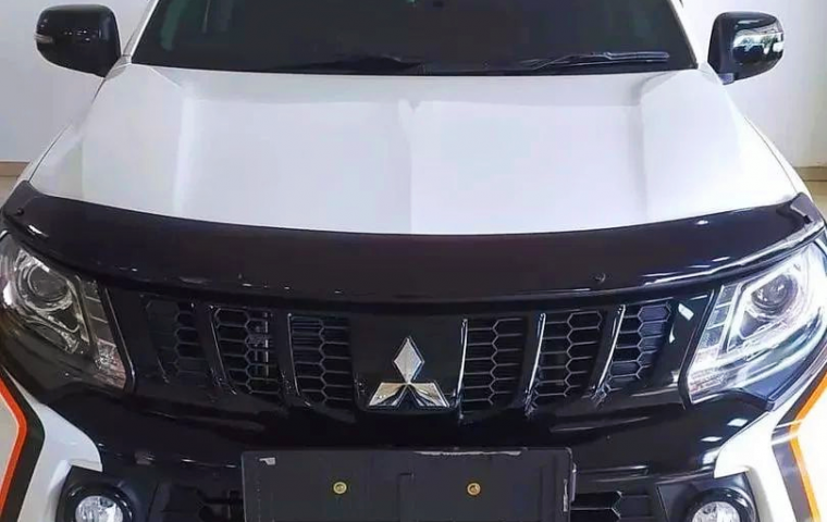 Mitsubishi Triton Exceed MT Double Cab 4WD 2019 Putih