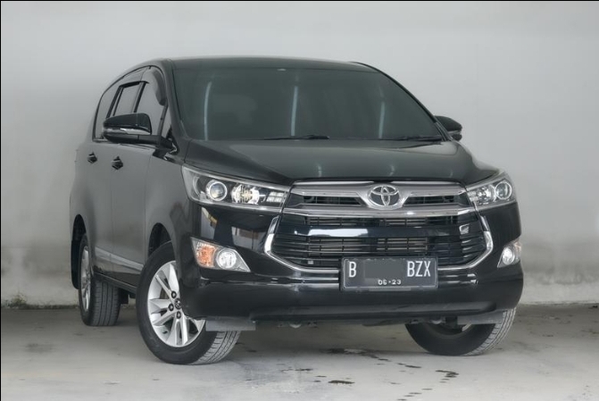 Toyota Innova  V  2.4 AT 2018